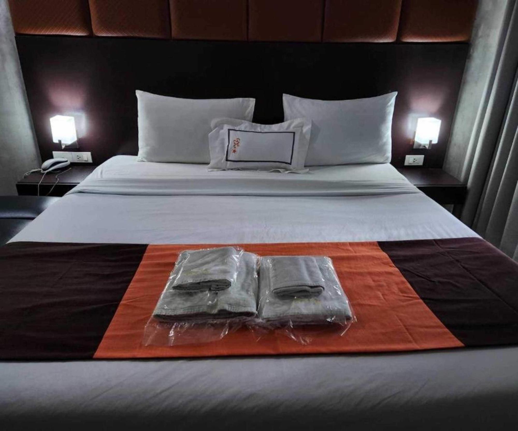 Collection O The Bangkok Cha Cha Suite Εξωτερικό φωτογραφία