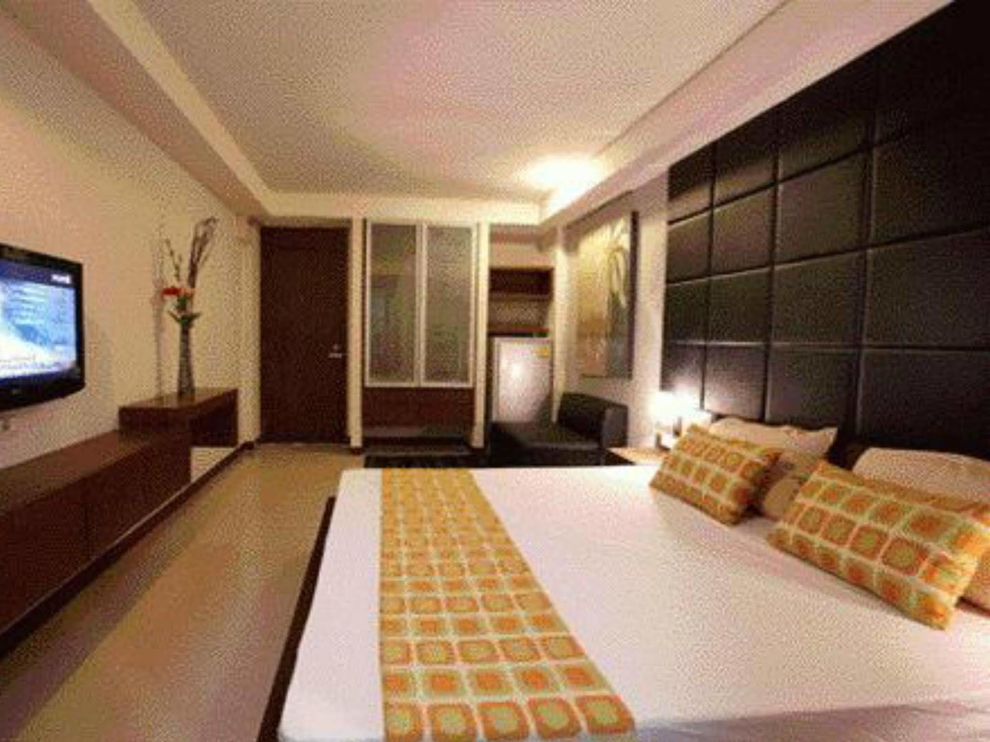 Collection O The Bangkok Cha Cha Suite Εξωτερικό φωτογραφία